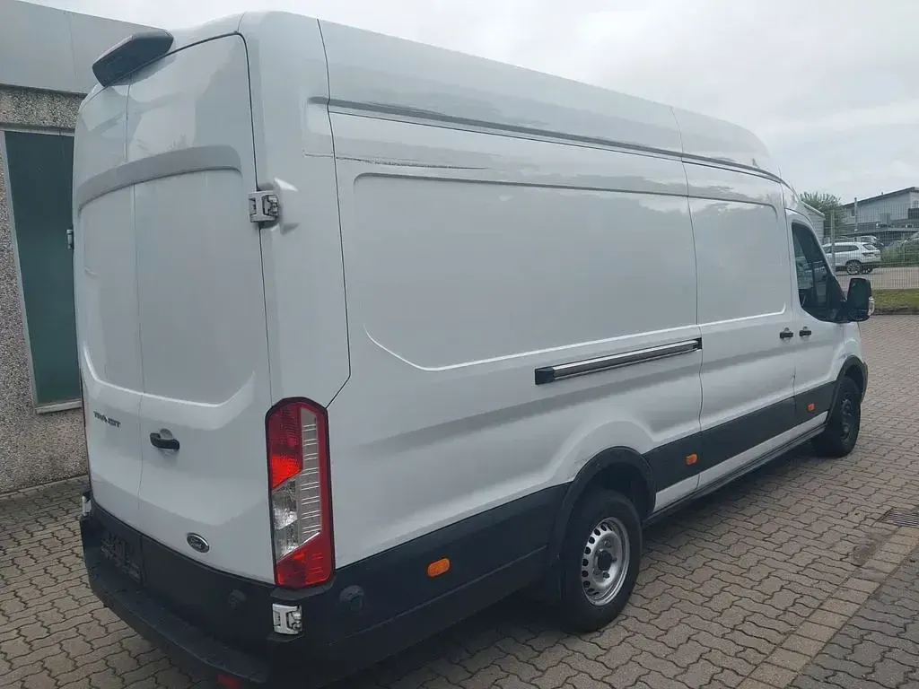 Gebraucht Ford Transit 131 PS (96 kW) 2023 Weiß Van / Kleinbus