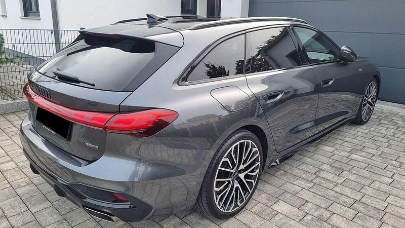 Gebraucht Audi A5 Ambiente 204 PS (150 kW) 2025 Grau Kombi