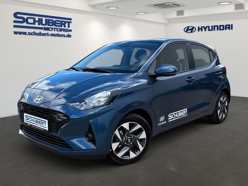Vibrant blue Gebraucht 2025 Hyundai i10 Trend Kleinwagen | 18.490 € (Fairer Preis) - Bild 1/4