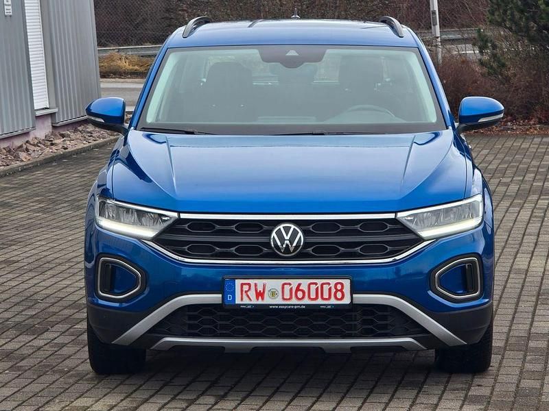Gebraucht VW T-Roc Life 110 PS (80 kW) 2023 Blau SUV