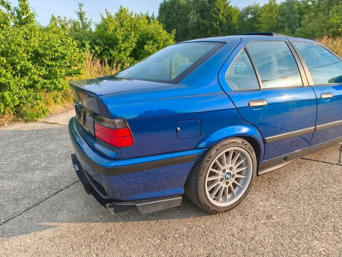 Gebraucht BMW 320 M Sport 150 PS (110 kW) 1997 Blau Limousine