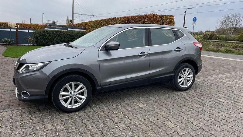 Grau Gebraucht 2014 Nissan Qashqai Acenta+ SUV | 9.300 € (Fairer Preis) - Bild 1/4