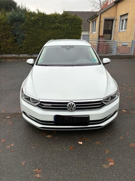 Weiß Gebraucht 2018 VW Passat Alltrack Kombi | 14.800 € (Superpreis) - Bild 1/4
