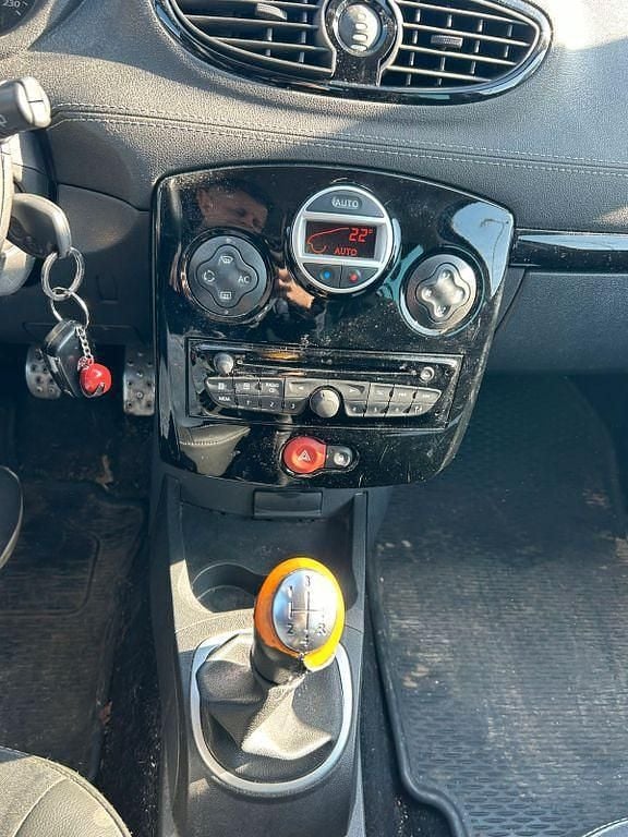 Second-hand Renault Clio IV Exception 90 CP (66 kW) 2012 Negru Berlinǎ