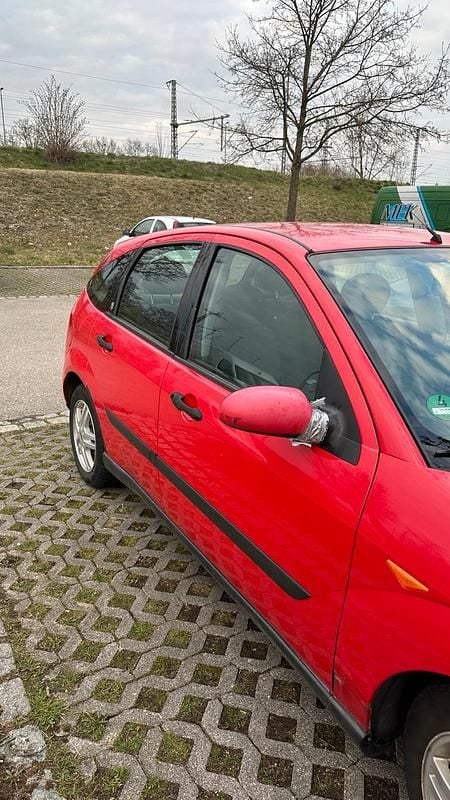 Second-hand Ford Focus 102 CP (75 kW) 1999 Roșu Hatchback