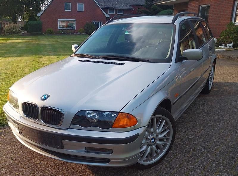 Grau Gebraucht 2001 BMW 318 Kombi | 2.000 € (Fairer Preis) - Bild 1/4