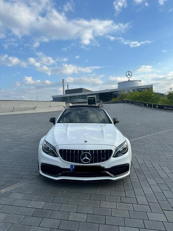 Weiß Gebraucht 2017 Mercedes C63S AMG AMG Coupé | 67.000 € (Etwas zu teuer) - Bild 1/4