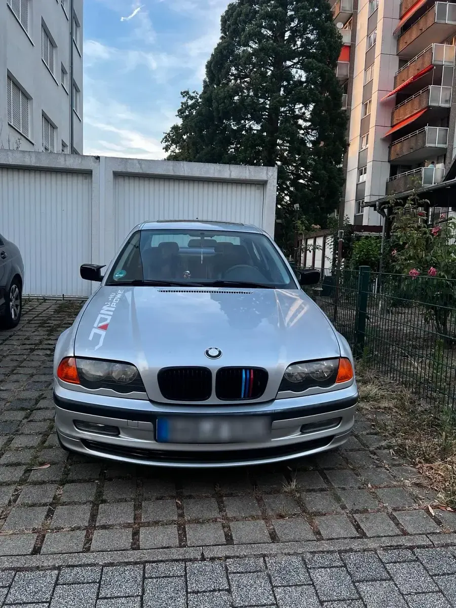 Gebraucht BMW 323 170 PS (125 kW) 1998 Silber Limousine
