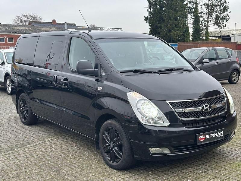 Gebraucht Hyundai H-1 170 PS (125 kW) 2011 Schwarz Van / Kleinbus