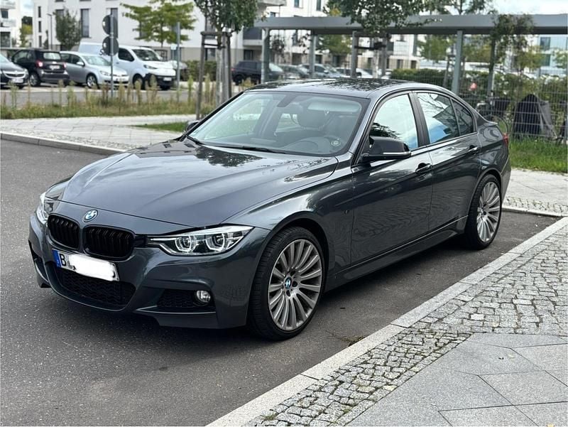 Grau Gebraucht 2014 BMW 318 Limousine | 11.499 € (Fairer Preis) - Bild 1/4