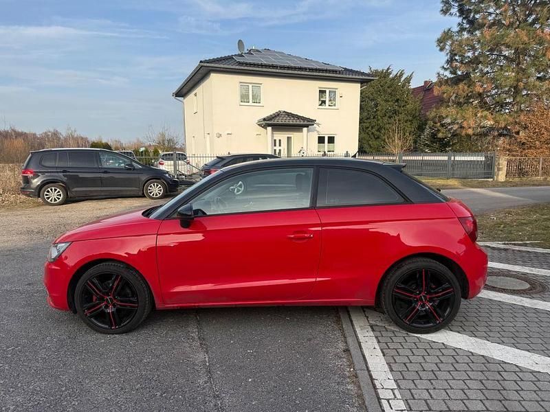 Gebraucht Audi A1 Attraction 122 PS (89 kW) 2012 Rot Kleinwagen