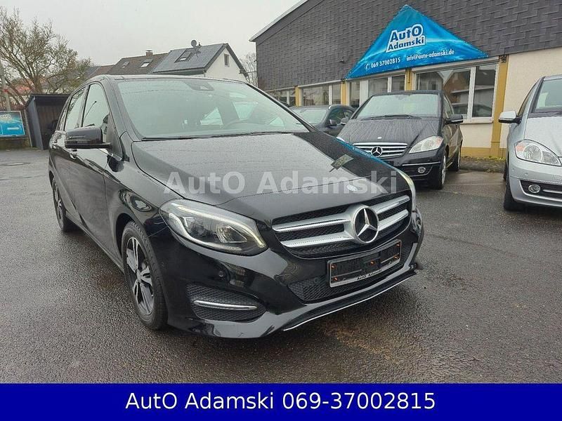 Schwarz Gebraucht 2015 Mercedes B200 Van / Kleinbus | 16.890 € (Fairer Preis) - Bild 1/4