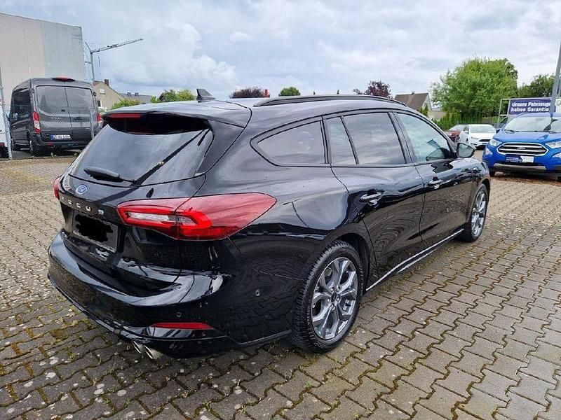 Gebraucht Ford Focus ST-Line 125 PS (91 kW) 2023 Obsidianschwarz metallic Kombi