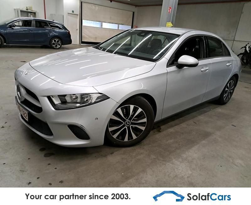 Grau Gebraucht 2021 Mercedes A180 Limousine | 15.367 € (Superpreis) - Bild 1/4