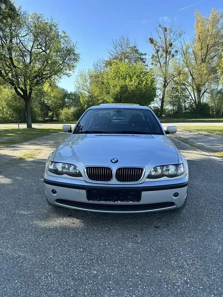 Gebraucht BMW 325 192 PS (141 kW) 2003 Silber Limousine