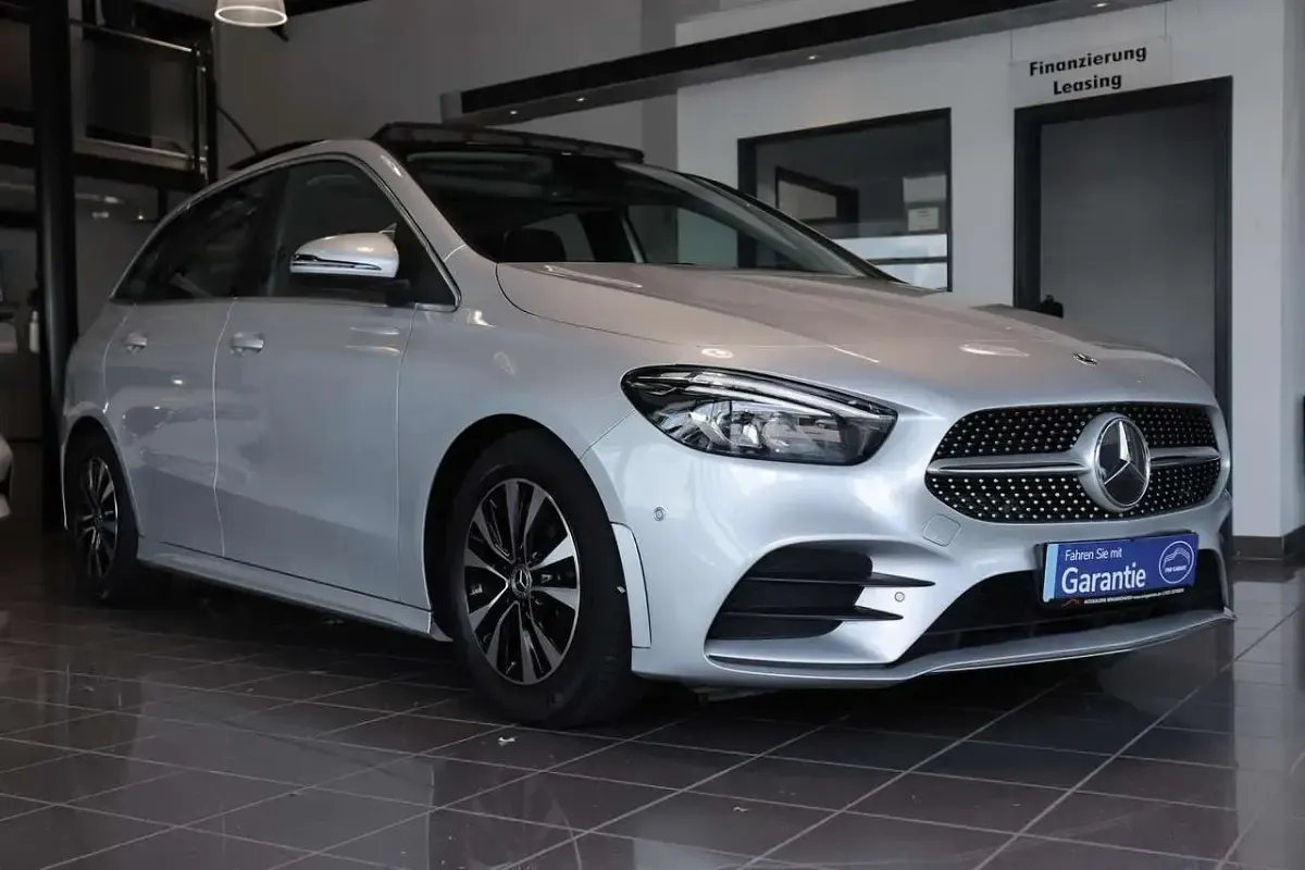 Gebraucht Mercedes B180 AMG line 116 PS (85 kW) 2022 Iridiumsilber  metalliclack Kleinwagen