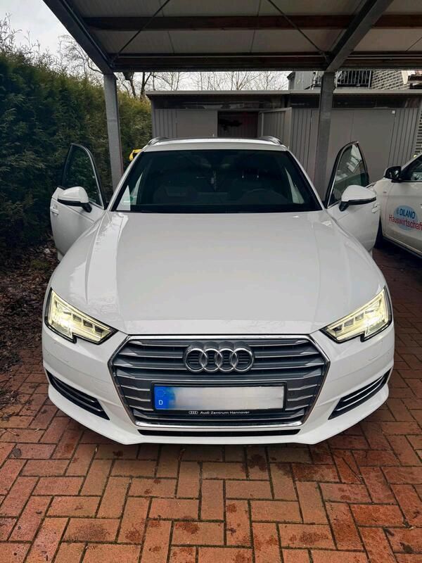 Weiß Gebraucht 2018 Audi A4 S-Line Kombi | 22.900 € (Teuer) - Bild 1/4