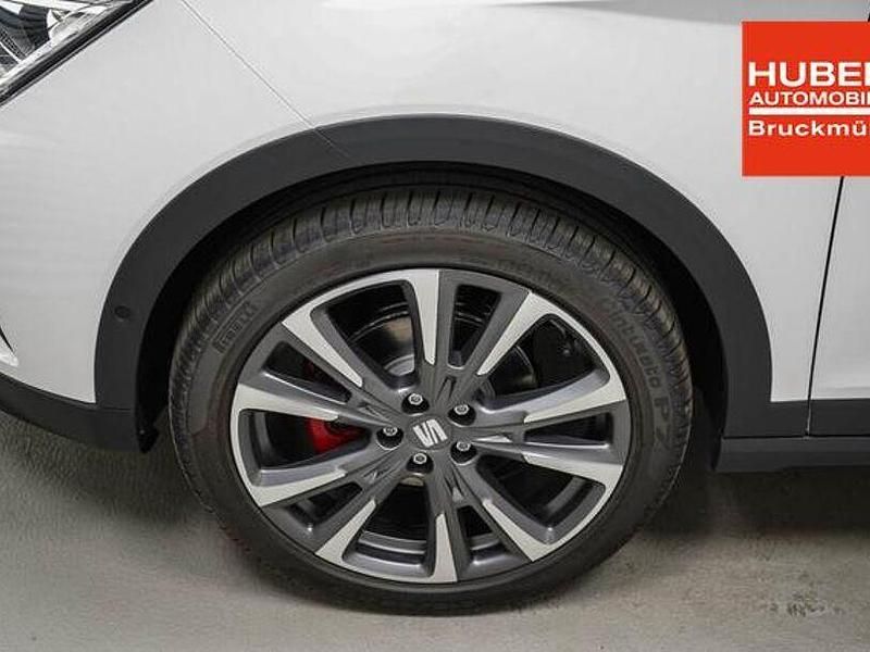 Neu Seat Arona FR 150 PS (110 kW) 2025 Candy weiß/dach schwarz uni (b41z) SUV