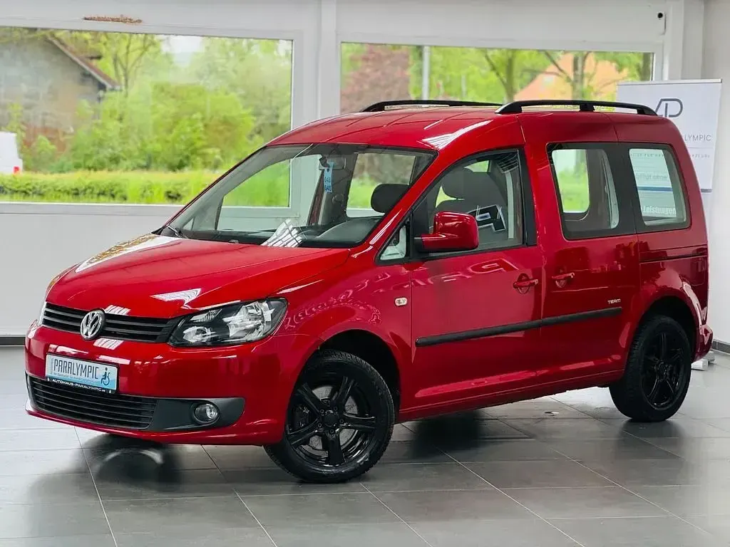 Gebraucht VW Caddy Team 140 PS (102 kW) 2015 Rot Van / Kleinbus