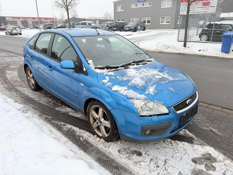 Gebraucht Ford Focus Titanium 136 PS (100 kW) 2005 Blau Limousine