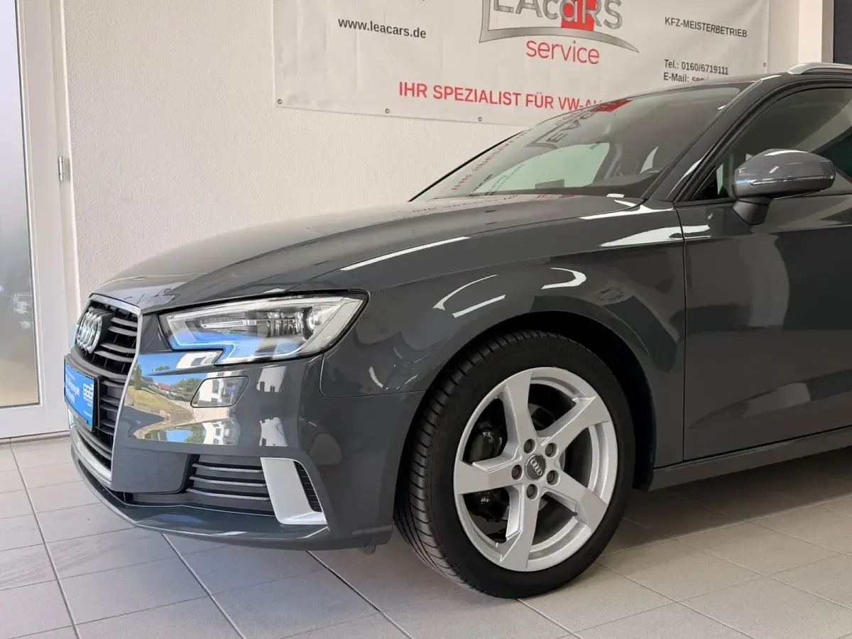 Gebraucht Audi A3 Sportback Sport 150 PS (110 kW) 2017 Grau Kleinwagen