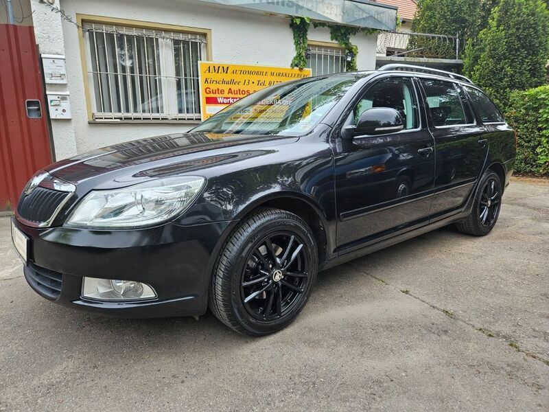 Schwarz Gebraucht 2013 Skoda Octavia Ambiente Kombi | 6.890 € (Guter Preis) - Bild 1/4