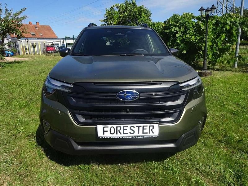 Neu Subaru Forester 136 PS (100 kW) 2025 Autumn green (m) SUV