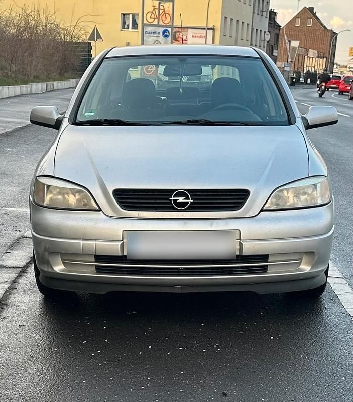Gebraucht Opel Astra 75 PS (55 kW) 1998 Silber Limousine