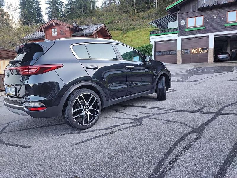 Schwarz Gebraucht 2019 Kia Sportage DREAM-TEAM Edition SUV | 15.777 € (Guter Preis) - Bild 1/4