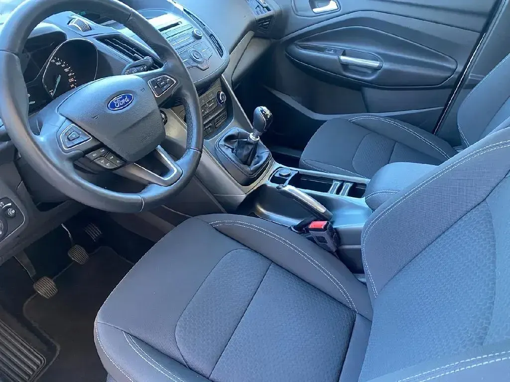 Gebraucht Ford Kuga Trend 120 PS (88 kW) 2019 Weiß SUV