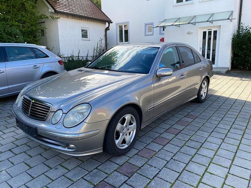 Silber Gebraucht 2005 Mercedes E280 Limousine | 3.999 € (Superpreis) - Bild 1/4