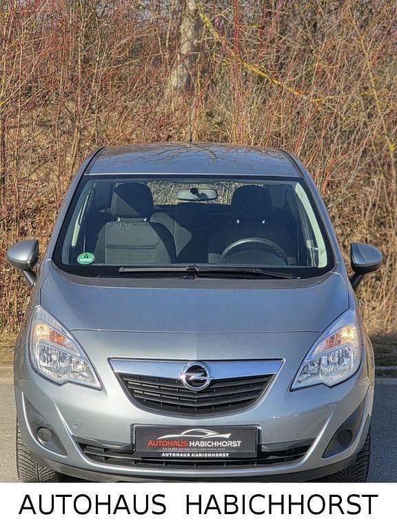 Gebraucht Opel Meriva Edition 101 PS (74 kW) 2012 Silber Van / Kleinbus