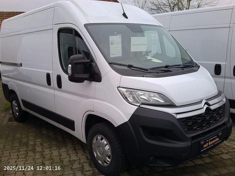 Weiß Gebraucht 2021 Citroën Jumper Start Van / Kleinbus | 17.490 € (Guter Preis) - Bild 1/4
