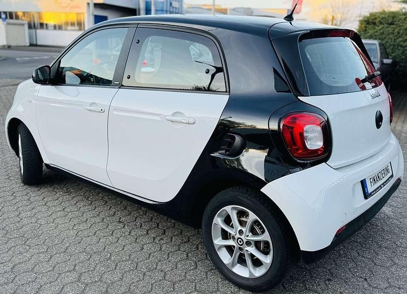 Second-hand Smart ForFour 71 CP (52 kW) 2016 Negru Hatchback