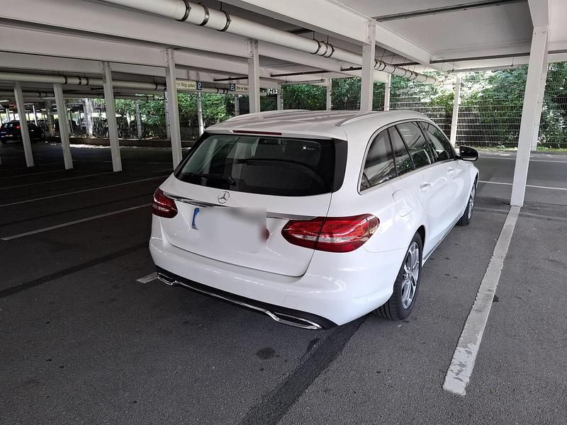 Gebraucht Mercedes C220 170 PS (125 kW) 2015 Weiß Kombi
