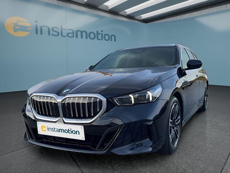 Schwarz Gebraucht 2025 BMW 520 M Sport Kombi | 53.249 € (Fairer Preis) - Bild 1/4
