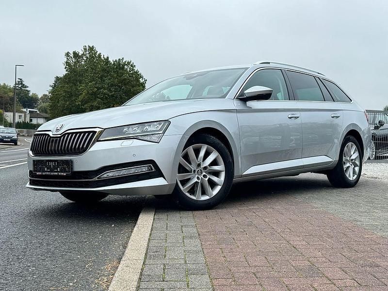 Silber Gebraucht 2021 Skoda Superb Style Kombi | 19.200 € (Fairer Preis) - Bild 1/4