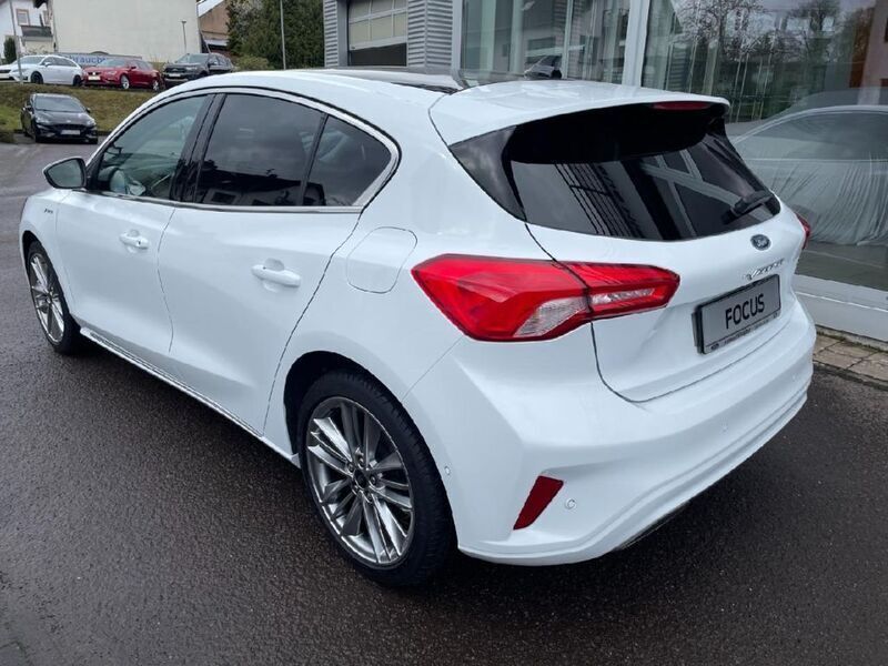 Gebraucht Ford Focus 125 PS (91 kW) 2021 Frostweiß Limousine