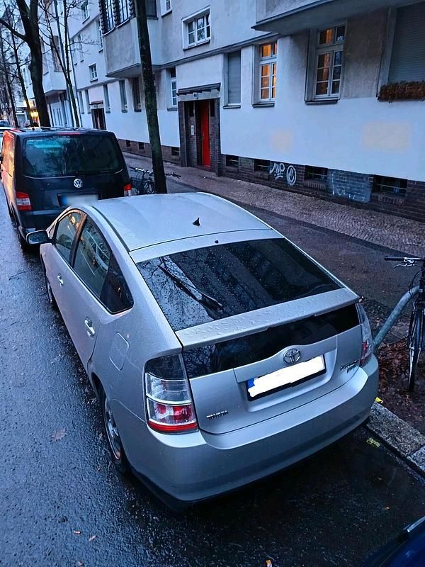 Gebraucht Toyota Prius 111 PS (81 kW) 2005 Silber Kleinwagen