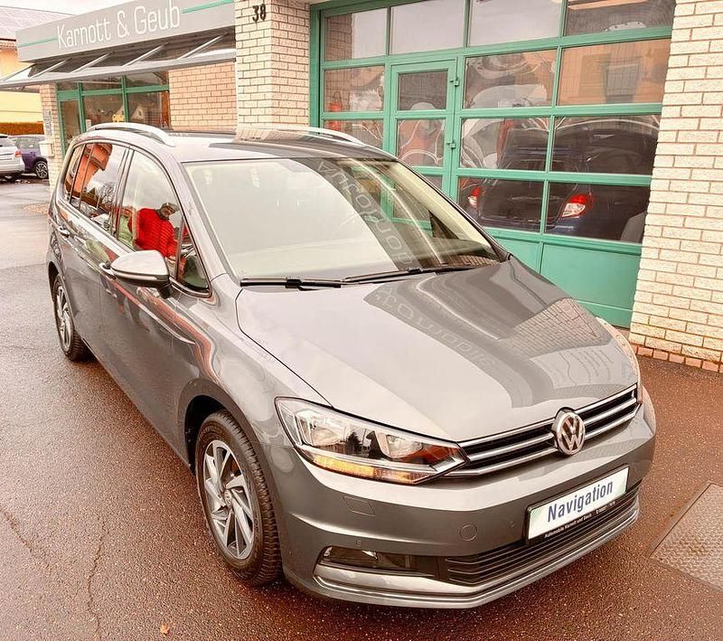 Gebraucht VW Touran Sound 110 PS (80 kW) 2017 Grau Van / Kleinbus