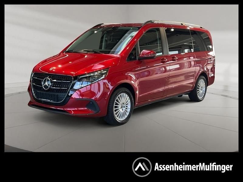 Rot Gebraucht 2024 Mercedes V250 Van / Kleinbus | 67.789 € (Fairer Preis) - Bild 1/4