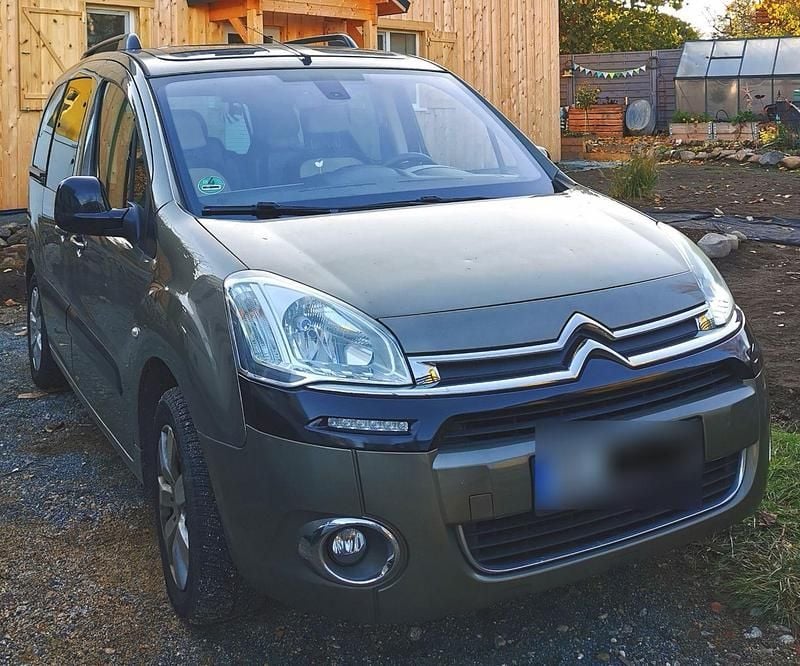 Gebraucht Citroën Berlingo SELECTION 114 PS (83 kW) 2014 Braun Van / Kleinbus