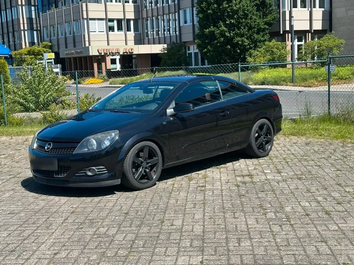 Gebraucht Opel Astra 150 PS (110 kW) 2007 Schwarz Cabrio