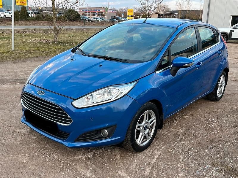 Gebraucht Ford Fiesta 95 PS (69 kW) 2013 Blau Kleinwagen