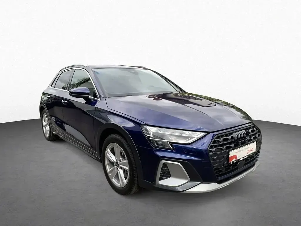 Gebraucht Audi A3 e-tron Ambiente 204 PS (150 kW) 2025 Navarrablau metallic Kleinwagen