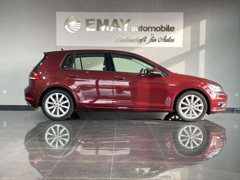 Gebraucht VW Golf VII Highline 131 PS (96 kW) 2019 Rot (cranberry red metallic) Limousine