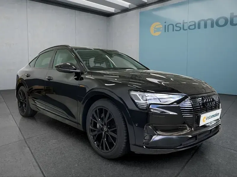 Second-hand Audi e-tron Sportback 230 kW (313 CP) 2022 Negru SUV
