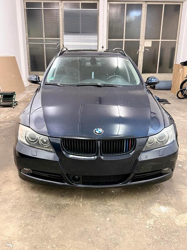 Gebraucht BMW 330 258 PS (189 kW) 2007 Blau Kombi