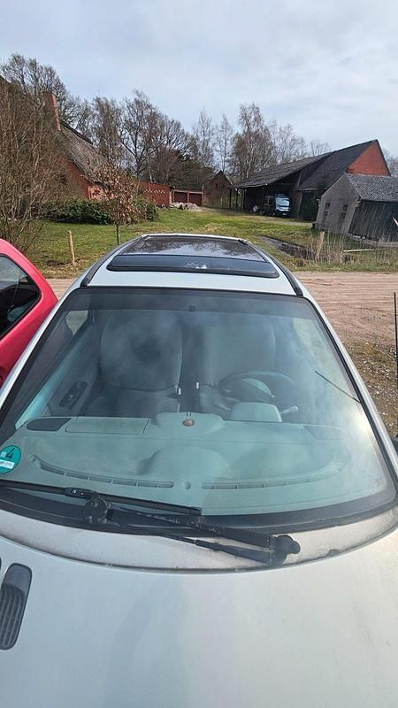 Gebraucht Renault Twingo 58 PS (42 kW) 2003 Silber Kleinwagen