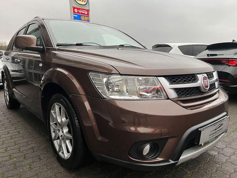 Gebraucht Fiat Freemont Lounge 170 PS (125 kW) 2014 Braun SUV